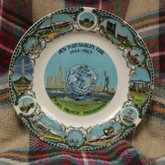 World's Fair 1964-1965 Souvenir Plate - Picture 1 of 3
